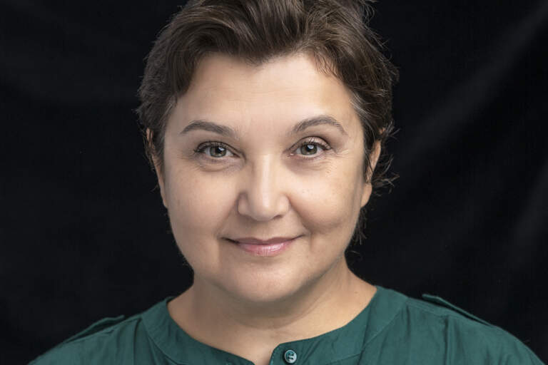 En porträttbild av Vera Veljovic